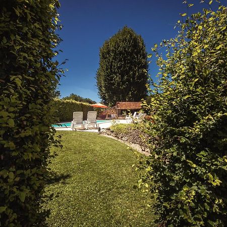 Charming Gite With Pool In Vezac بيناك إي كازوناك المظهر الخارجي الصورة