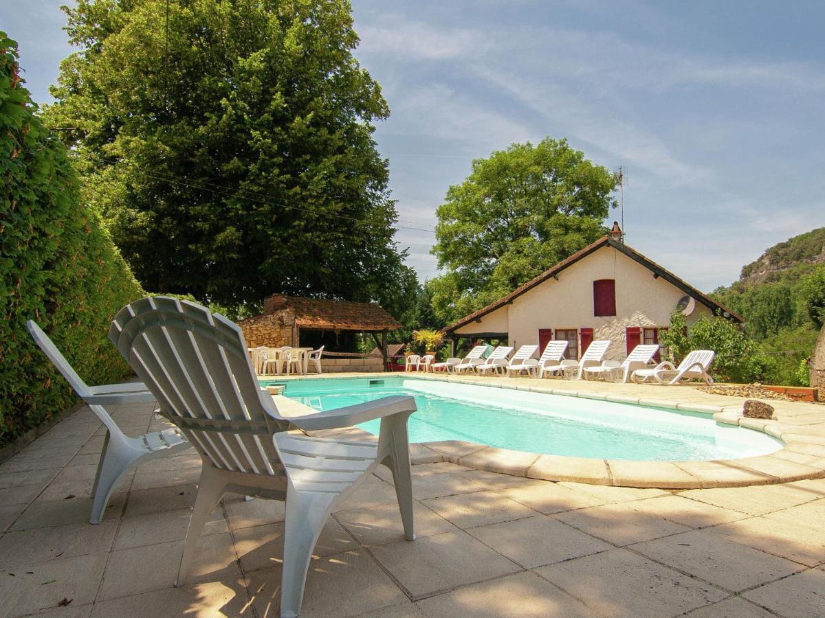 Charming Gite With Pool In Vezac بيناك إي كازوناك المظهر الخارجي الصورة